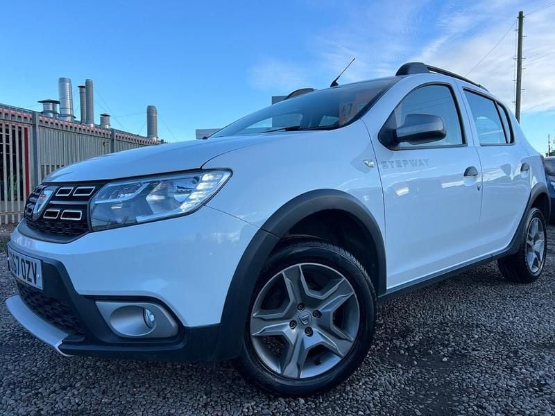Used Dacia Sandero Ambiance 90 HP (66 kW) 2017 White Hatchback