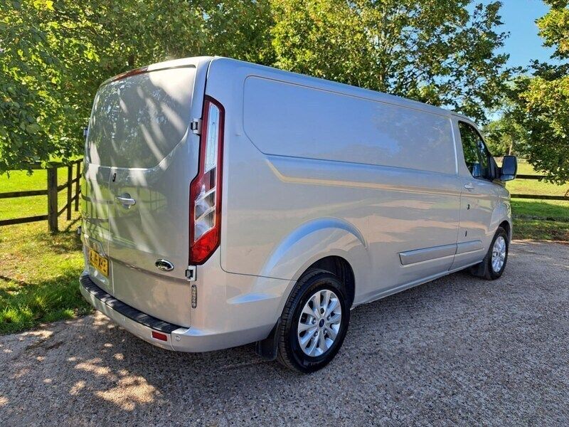 Used Ford Transit Custom Limited 130 HP (95 kW) 2019 Silver Van