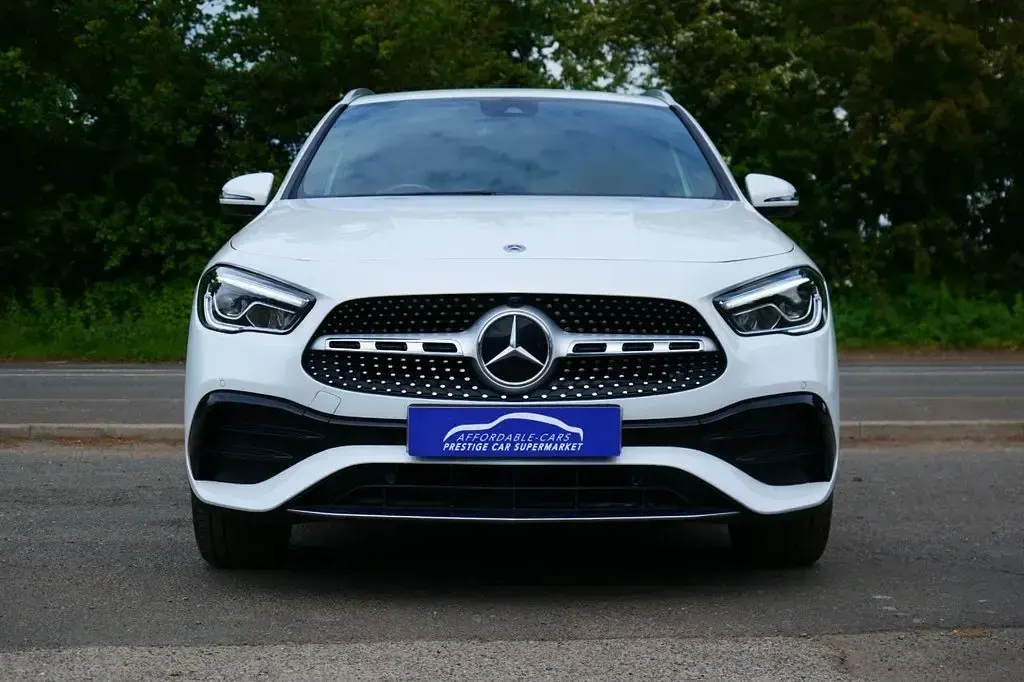 Used Mercedes GLA250 Exclusive 218 HP (160 kW) 2021 White SUV