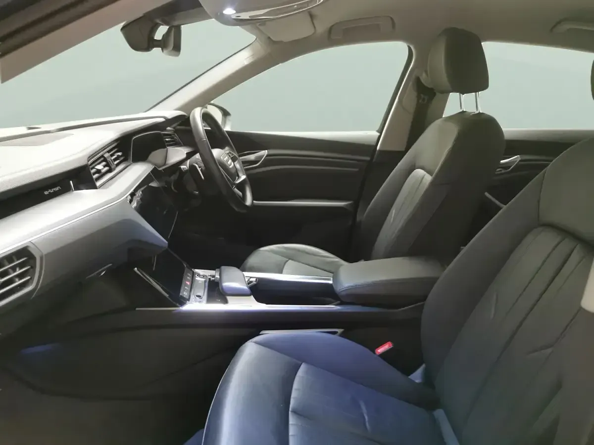 Used Audi e-tron Comfort 11 kW (15 HP) 2021 Blue SUV