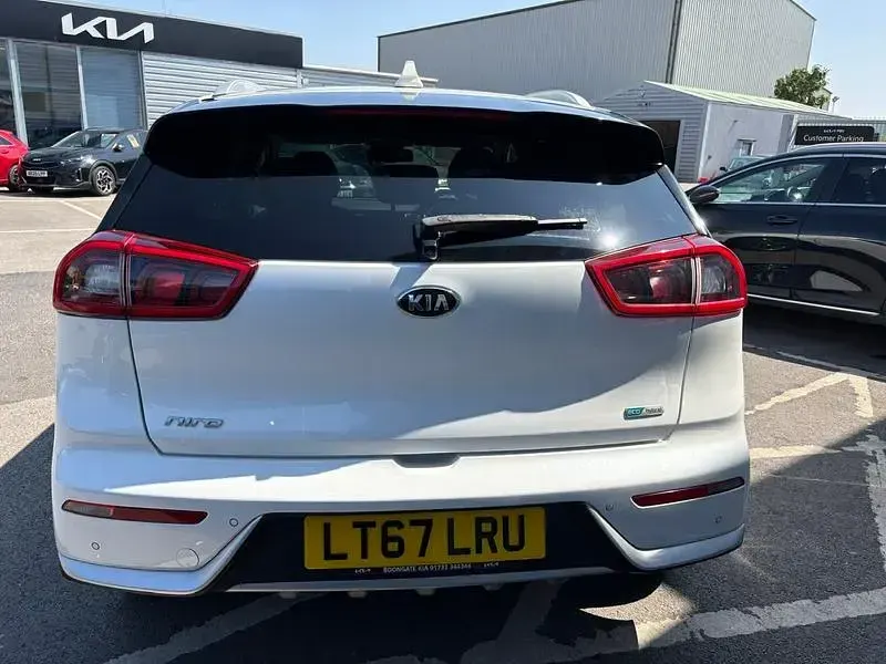 Used Kia Niro 2017 White SUV