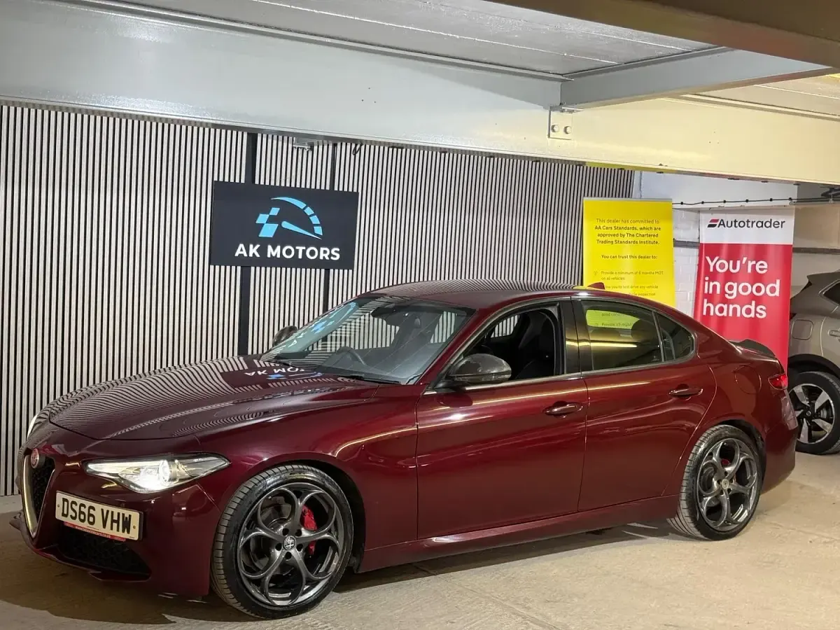 Used Alfa Romeo Giulia Super 200 HP (147 kW) 2016 Red Sedan