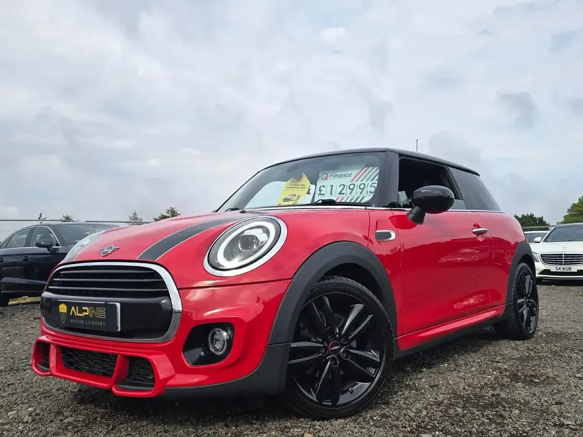 Used Mini Cooper Hatch 136 HP (100 kW) 2019 Red Hatchback