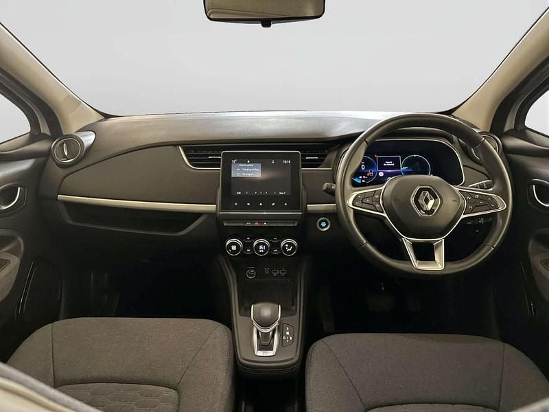 Used Renault Zoe Iconic 80 kW (109 HP) 2021 White Hatchback