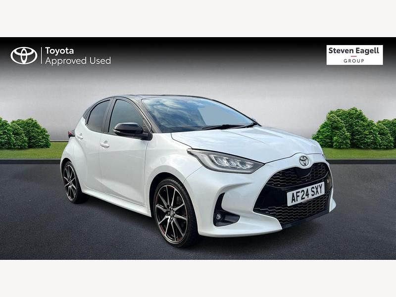 Used Toyota Yaris Hybrid Sport 2024 White/black Hatchback