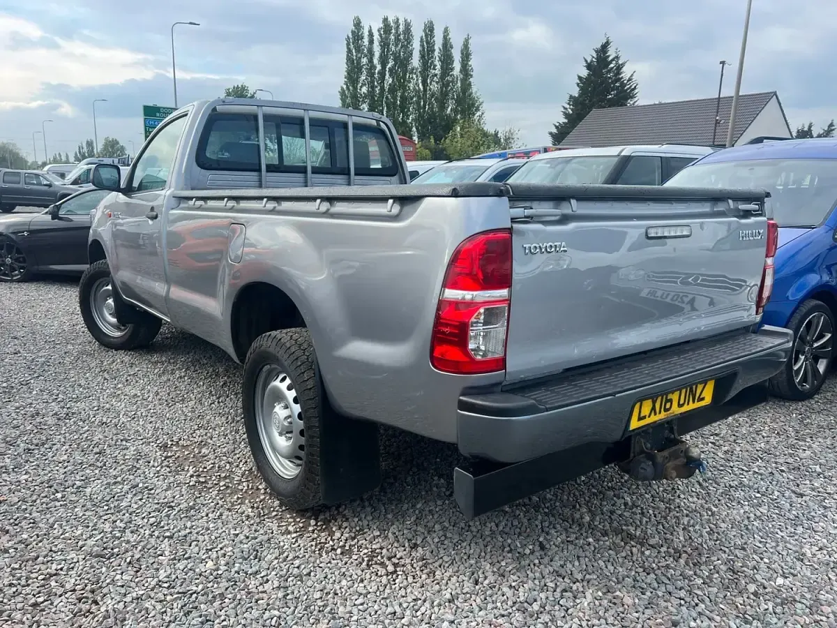 Used Toyota HiLux Active 2016 Silver Pickup