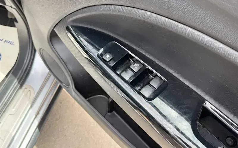 Used Mitsubishi Mirage 80 HP (58 kW) 2018 Grey Hatchback