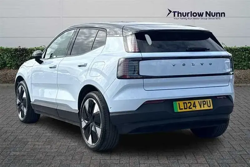 Begagnad Volvo EX30 Ultra 200 kW (272 HK) 2024 Blå SUV