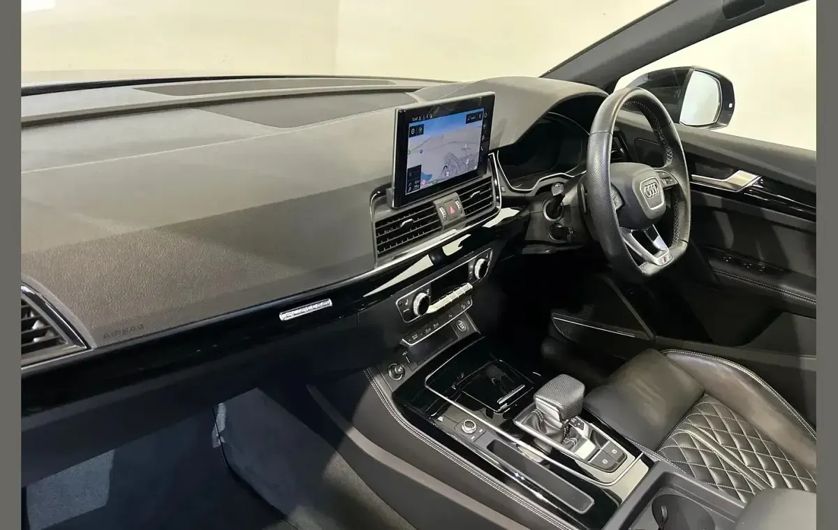 Used Audi Q5 Comfort 200 HP (147 kW) 2022 Blue SUV