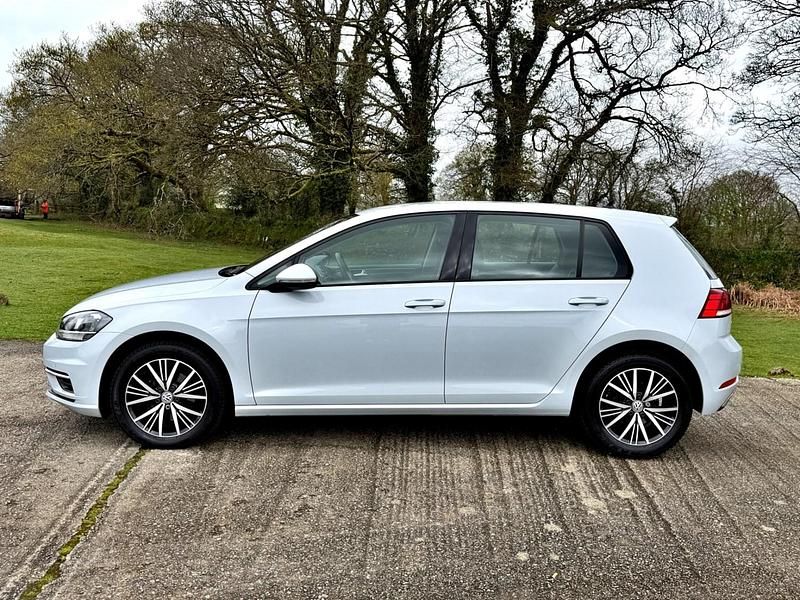 Used VW Golf VII SE 115 HP (84 kW) 2017 Silver Hatchback