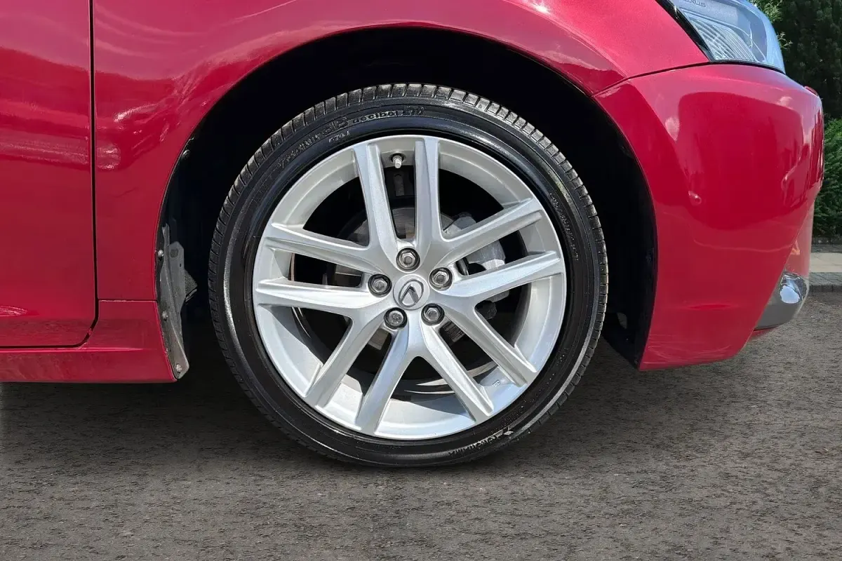Used Lexus CT200h 2017 Red Hatchback