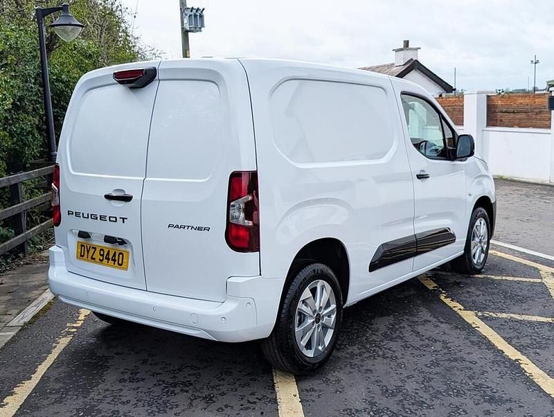 New Peugeot Partner S 129 HP (94 kW) 2026 White MPV
