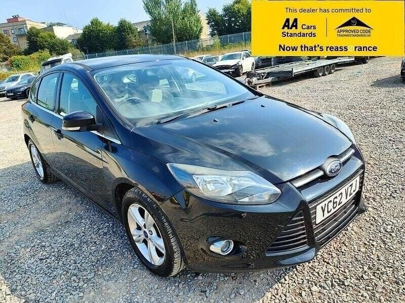 Black Used 2012 Ford Focus Zetec Hatchback | £2,888 (Fair price) - Image 1/4