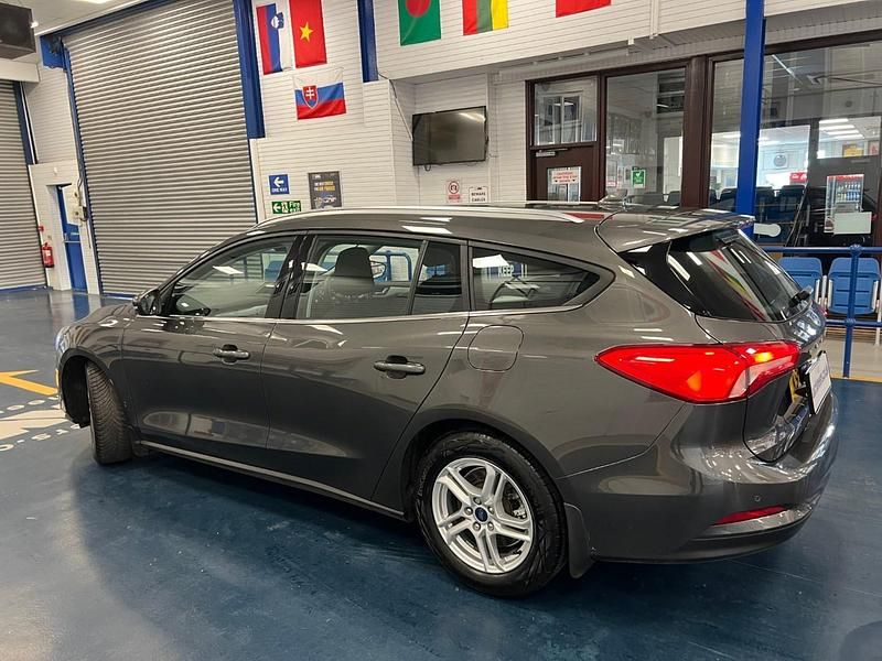 Used Ford Focus Zetec 125 HP (91 kW) 2022 Grey Estate