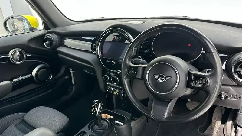 Usado Mini Cooper SE Hatch 135 kW (184 CV) 2023 Negro Utilitario
