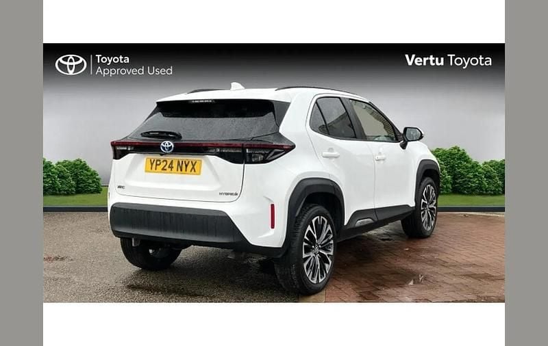 Used Toyota Yaris Cross 113 HP (83 kW) 2024 White SUV