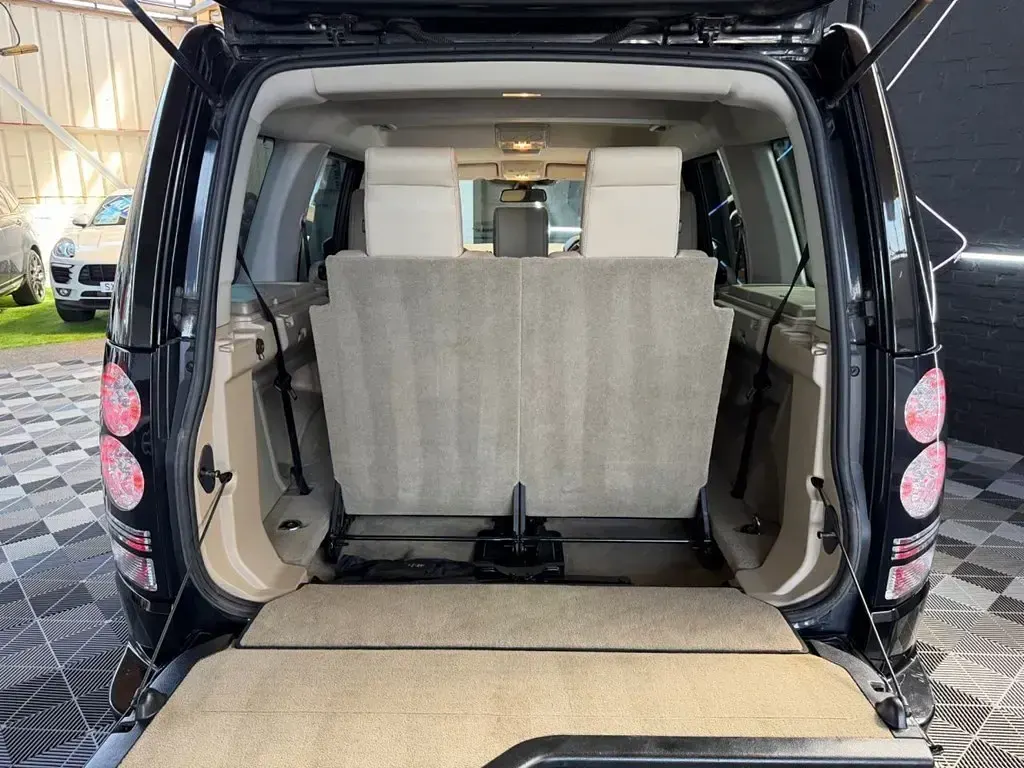 Używany Land Rover Discovery 4 SE 255 KM (187 kW) 2014 Czarny SUV