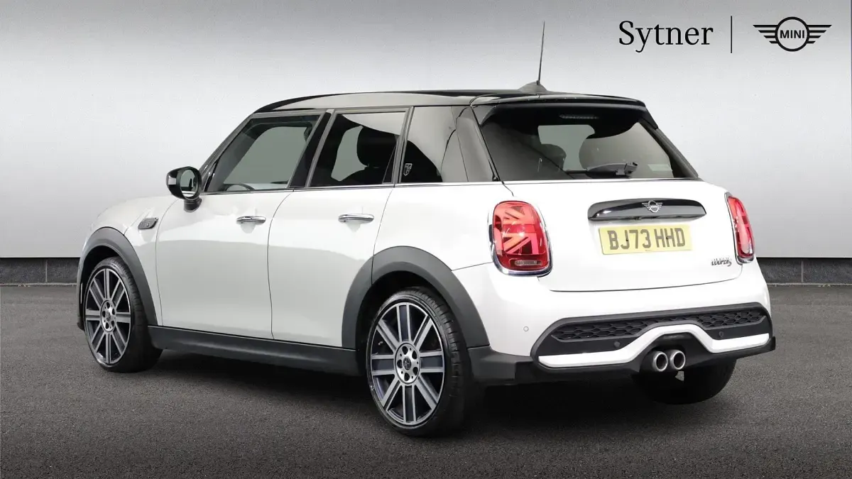 Used Mini Cooper S Exclusive 176 HP (129 kW) 2023 White Hatchback