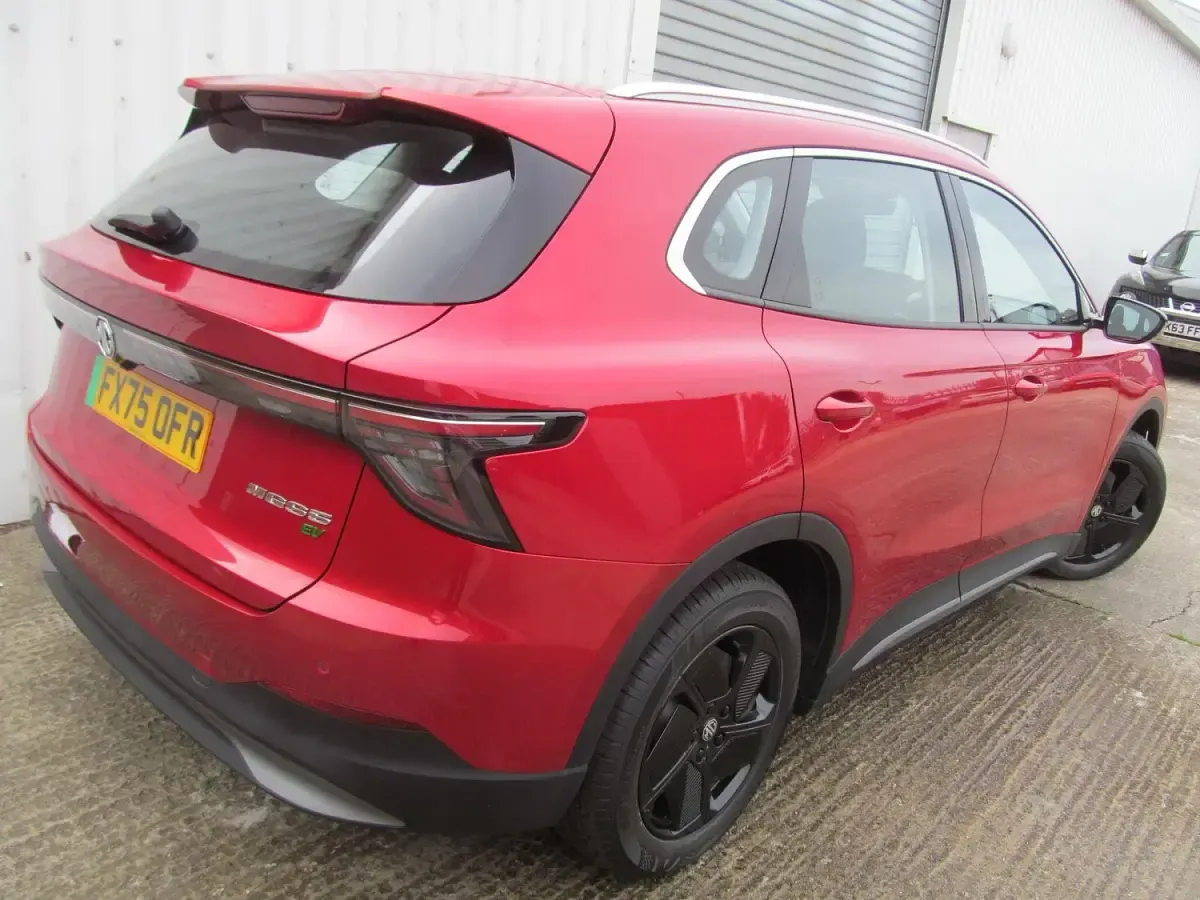 New MG MG5 EV SE 49 kW (67 HP) 2025 Red Estate