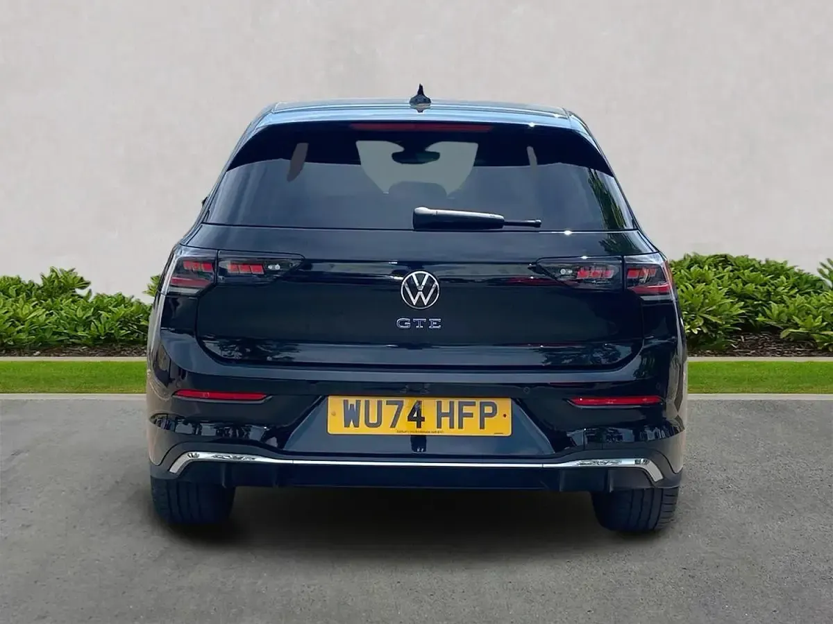 Used VW Golf VIII GTE 272 HP (200 kW) 2024 Black Hatchback