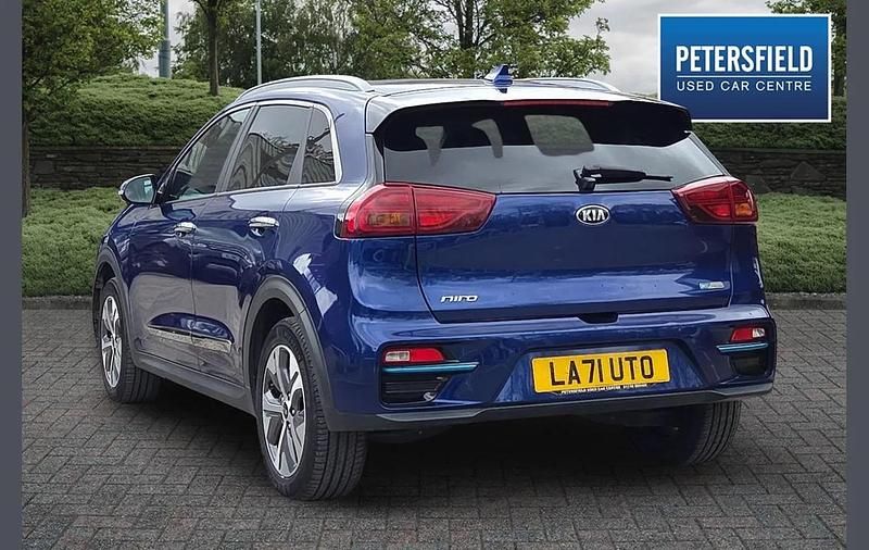 Used Kia e-Niro 150 kW (204 HP) 2022 Blue SUV