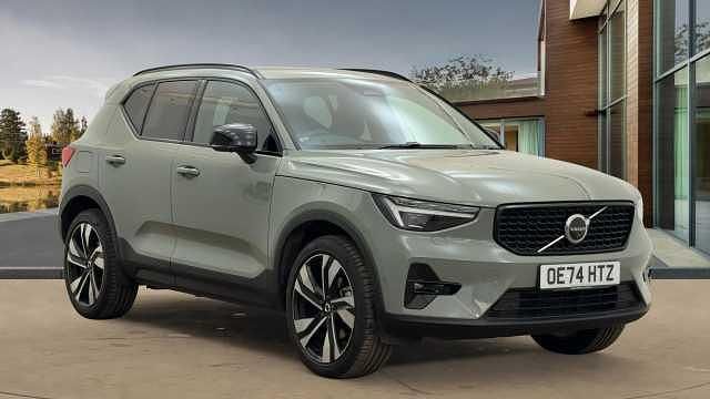 Used 2025 Volvo XC40 Ultra SUV | £35,995 (Expensive) - Image 1/4