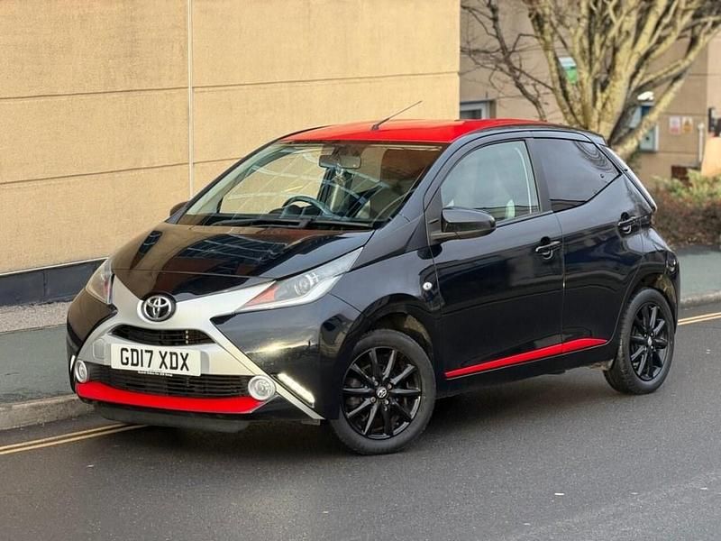 Used Toyota Aygo x-press 68 HP (50 kW) 2017 Black Hatchback