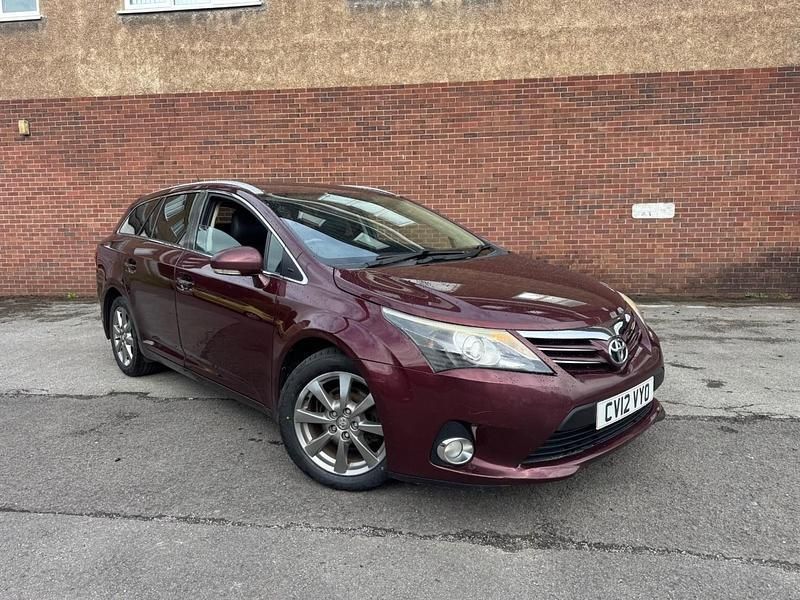 Red Used 2012 Toyota Avensis T4 Estate | £2,999 (Fair price) - Image 1/4