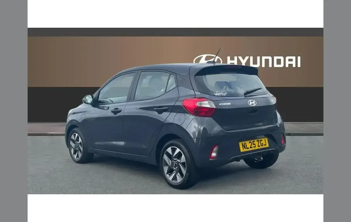Używany Hyundai i10 Advanced 63 KM (46 kW) 2025 Szary Hatchback