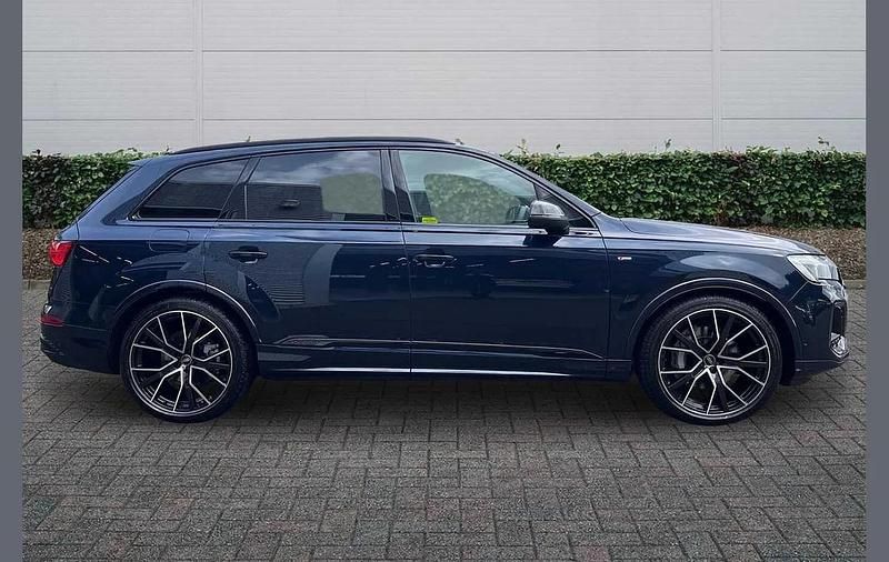 New Audi Q7 Black Edition 228 HP (167 kW) 2026 Blue SUV