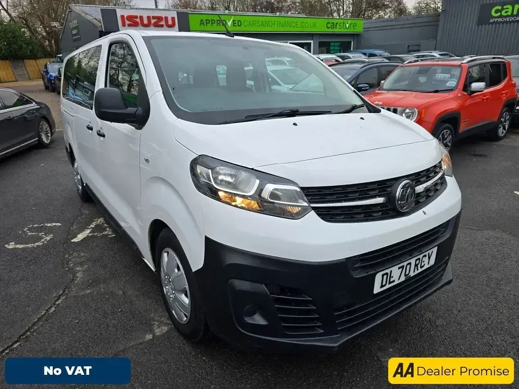 Second-hand Vauxhall Vivaro Edition 120 CP (88 kW) 2020 Alb Monovolum