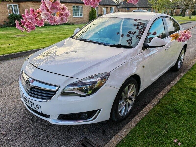 White Used 2014 Vauxhall Insignia SRi Hatchback | £3,000 (Super price) - Image 1/4