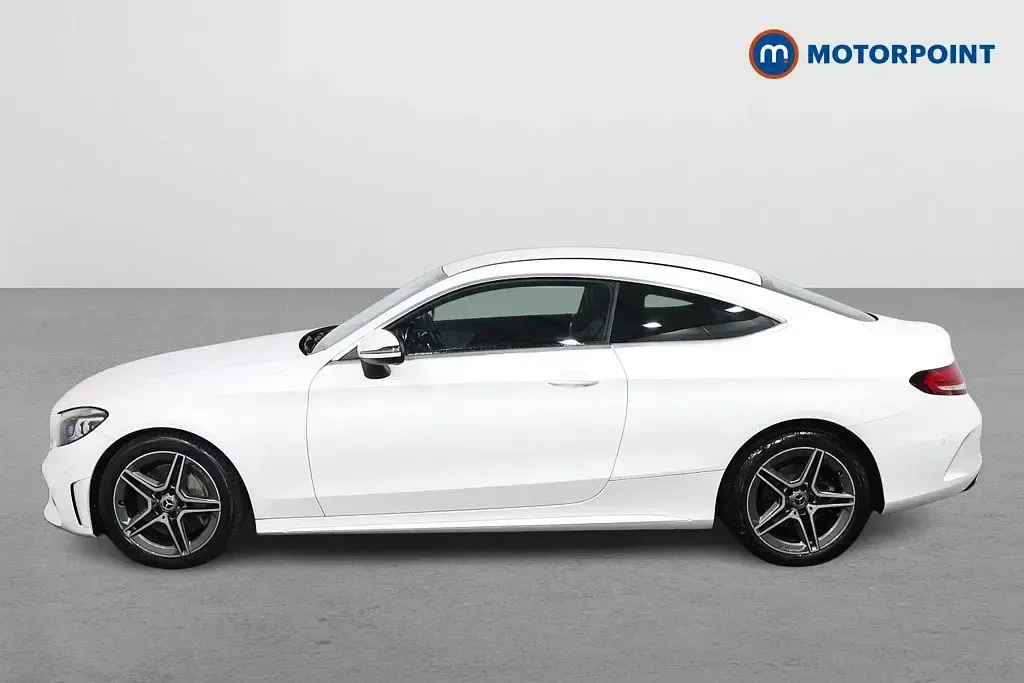 Second-hand Mercedes C300 AMG Line Premium 2018 Alb Coupe