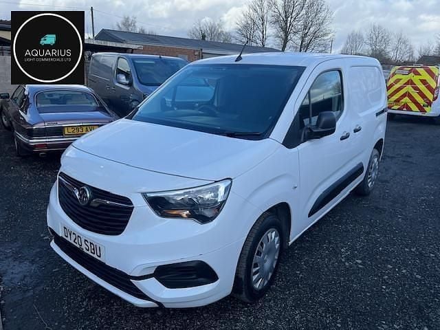 White Used 2020 Vauxhall Combo Sportive MPV | £5,999 (Fair price) - Image 1/4