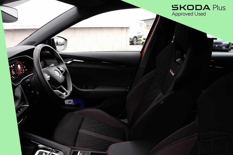 Used Skoda Octavia vRS 261 HP (191 kW) 2024 Velvet red metallic Estate