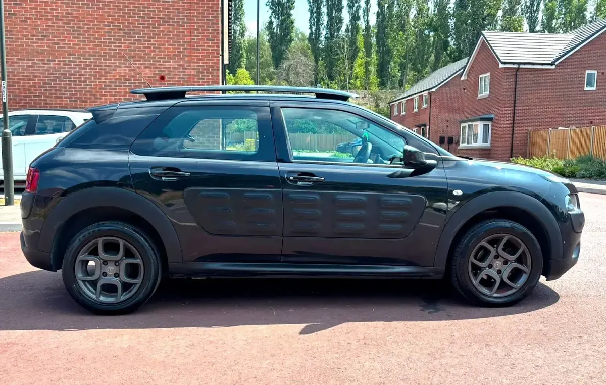 Used Citroën C4 Cactus Feel 2017 Black Hatchback