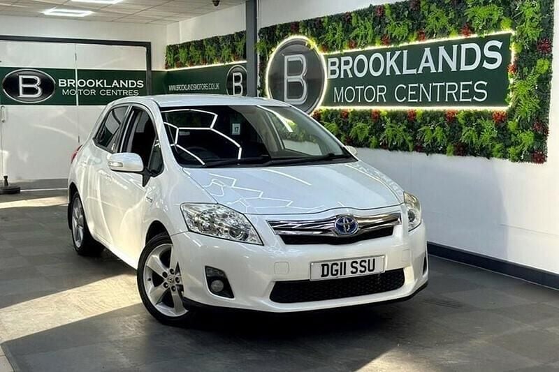 Used 2011 Toyota Auris Hybrid T4 | £4,985 (Fair price) - Image 1/1