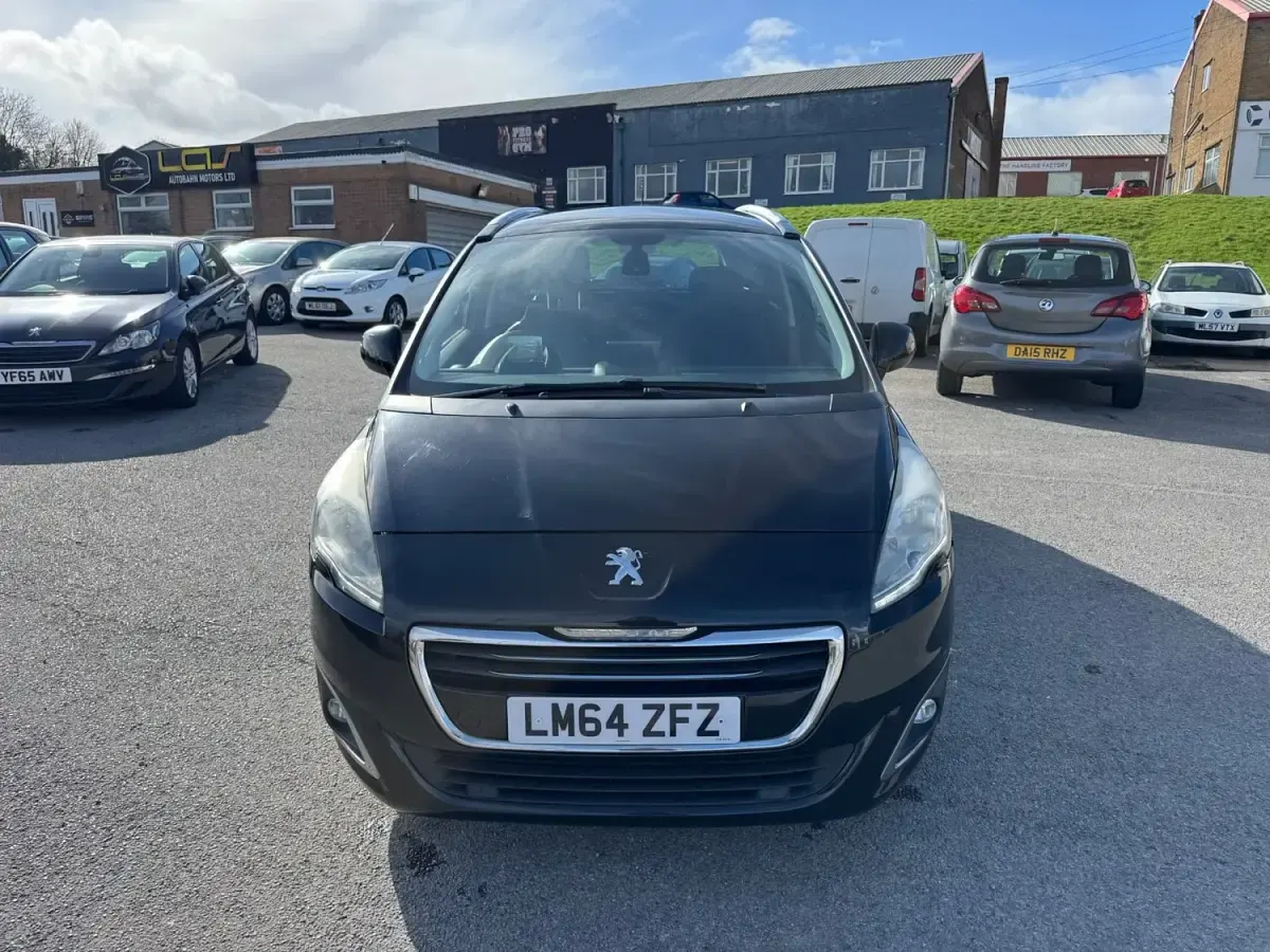 Second-hand Peugeot 5008 Allure 150 CP (110 kW) 2014 Negru Monovolum