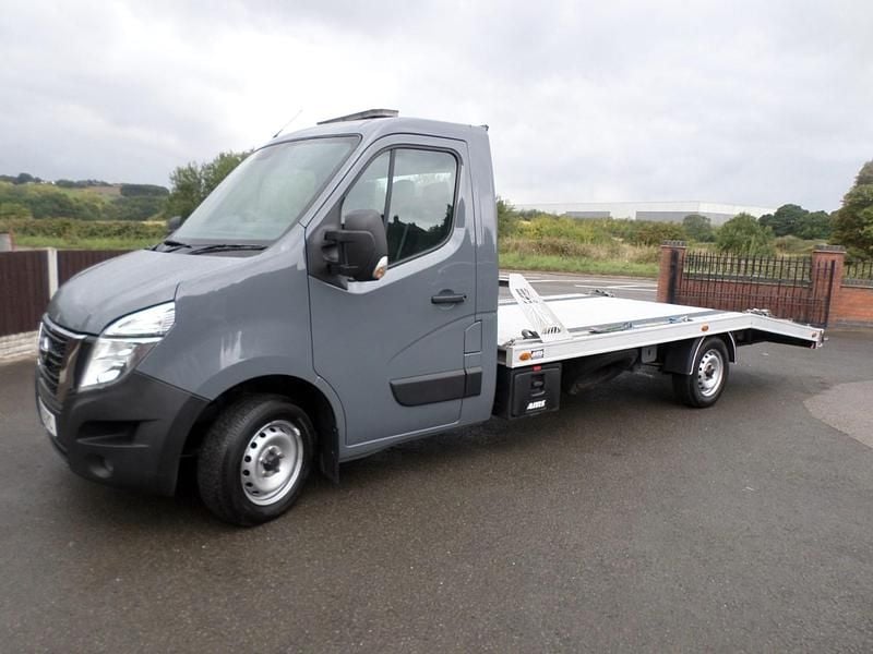 Grey Used 2021 Nissan NV400 Tekna Van | £14,695 - Image 1/4