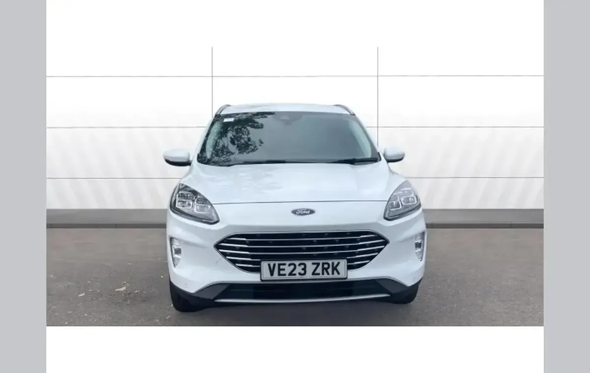 Used Ford Kuga Titanium 147 HP (108 kW) 2023 White SUV