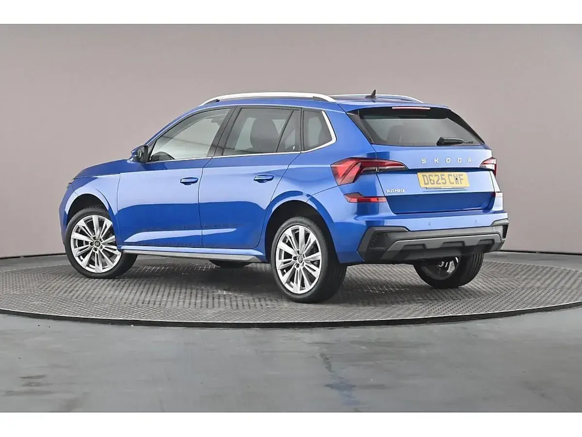 Used Skoda Kamiq SE L 85 HP (62 kW) 2025 Race blue metallic SUV