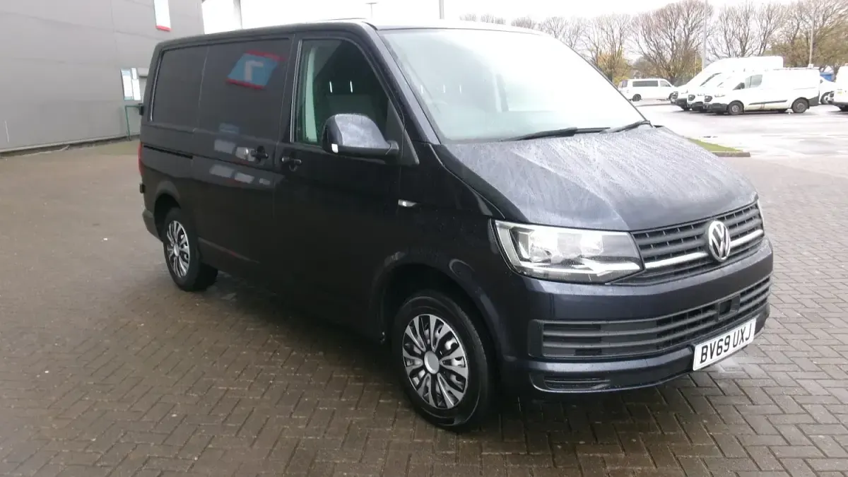 Used VW Transporter Startline 102 HP (75 kW) 2019 Blue Van