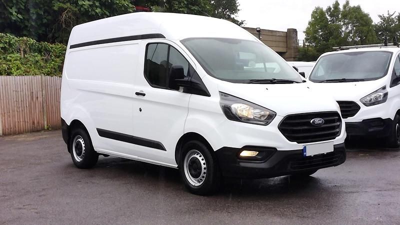 Used Ford Transit Custom 105 HP (77 kW) 2020 White Van