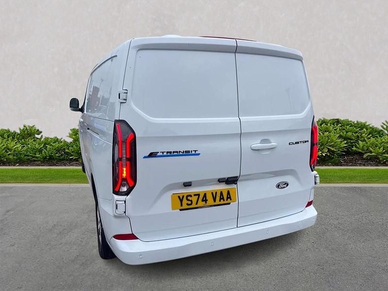 Used Ford E-Transit Limited 100 kW (136 HP) 2024 White Van