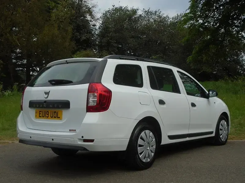 Second-hand Dacia Logan MCV Essentiel 90 CP (66 kW) 2019 Alb Break