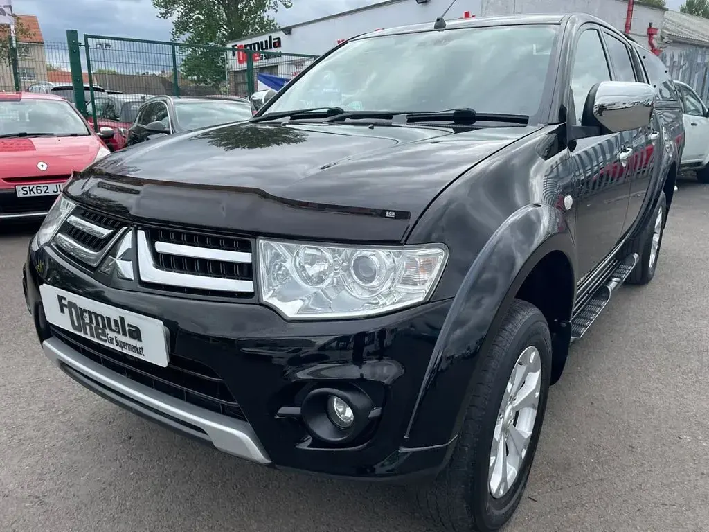 Used Mitsubishi L200 175 HP (128 kW) 2014 Black Pickup