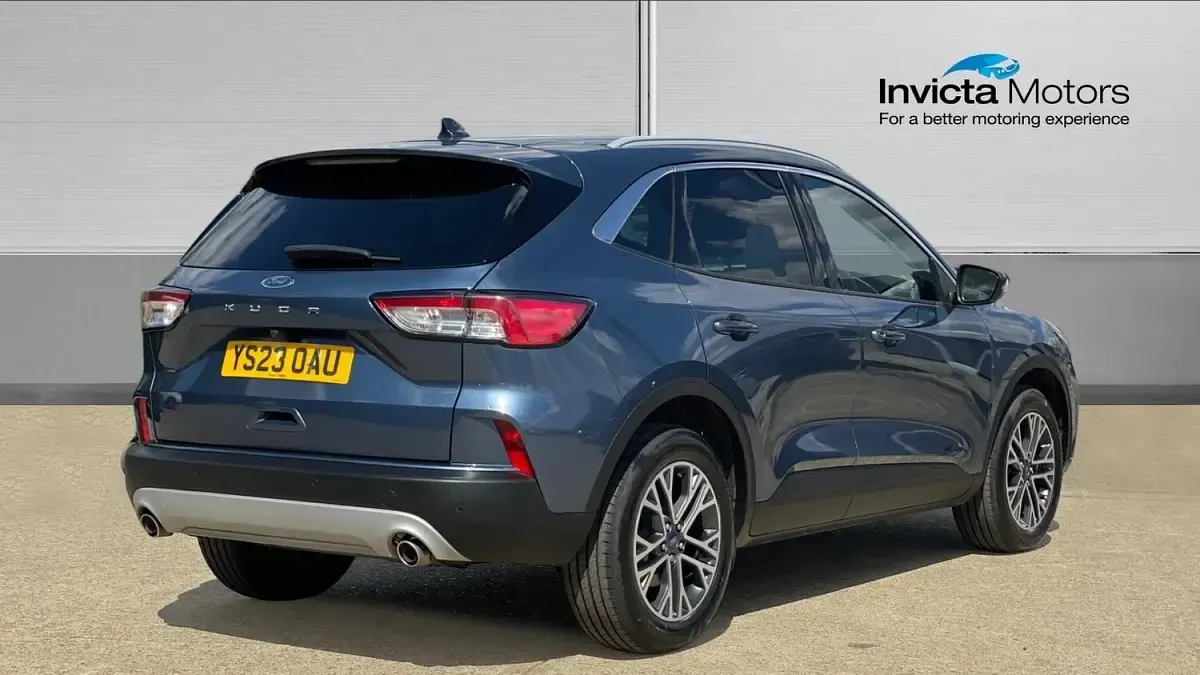 Used Ford Kuga Titanium 150 HP (110 kW) 2023 Blue SUV