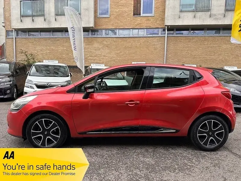 Used Renault Clio Dynamique 90 HP (66 kW) 2013 Red Hatchback