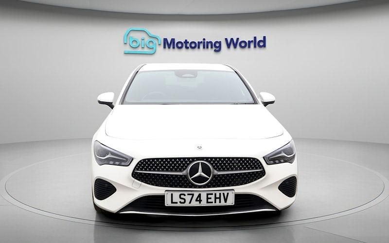 Used Mercedes CLA200 Shooting Brake Executive 163 HP (119 kW) 2025 Estate