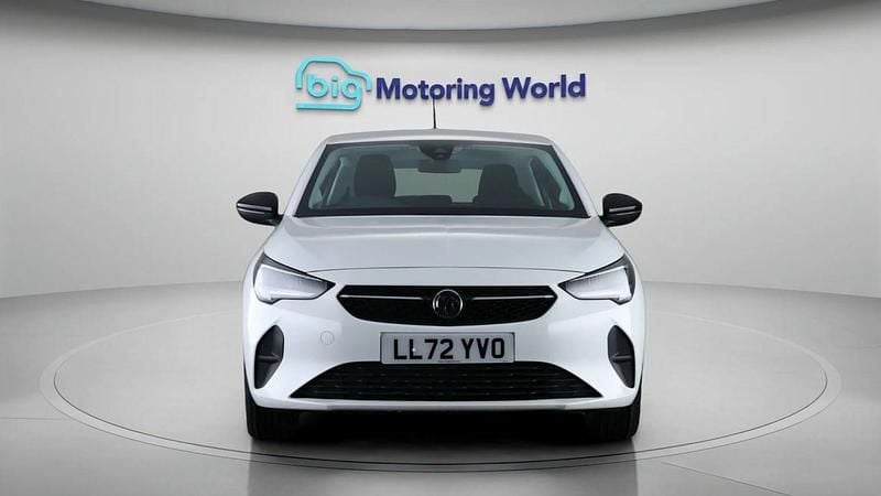 Used Vauxhall Corsa Design Edition 75 HP (55 kW) 2022 White Hatchback